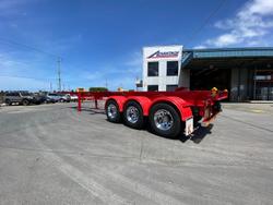 2025 Krueger 40' Skeletal C/W 12 Twist Locks Red