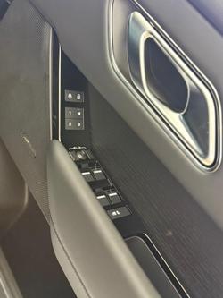 2024 Land Rover
                Range Rover Velar P400 Dynamic HSE