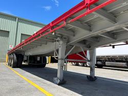 2015 Maxitrans St3 48' Flat Deck Open Semi Red