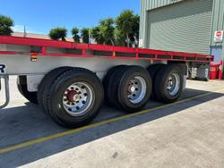2015 Maxitrans St3 48' Flat Deck Open Semi Red