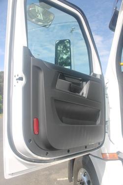 2024 Freightliner Cascadia 126 White