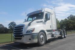 2024 Freightliner Cascadia 126 White