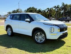 2024 Mitsubishi Outlander ES