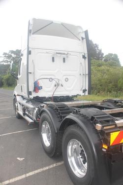 2024 Freightliner Cascadia 116 White