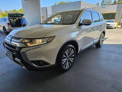 2019 MITSUBISHI
OUTLANDER LS 7 SEAT AWD