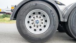 2025 Krueger Rt Dolly Silver