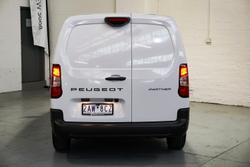 2024 Peugeot
Partner Pro