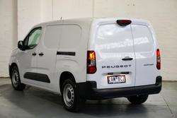 2024 Peugeot
Partner Pro