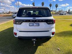2024 Ford
                Everest Ambiente