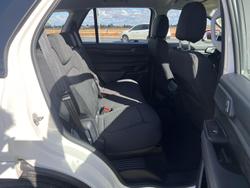2024 Ford
                Everest Ambiente