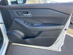 2025 Nissan
X-TRAIL Ti-L