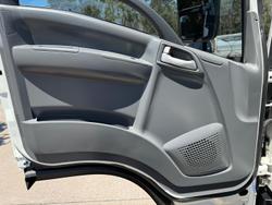 2014 Isuzu Nls 200 WHITE