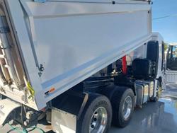2021 Hyundai Xcient Tip Truck White