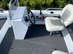 2025 QUINTREX 420 Renegade SC