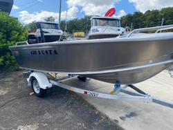 2025 QUINTREX 420 Busta