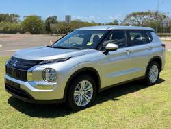 2024 Mitsubishi Outlander ES