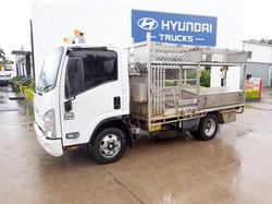 2015 ISUZU NPR 300 WHITE