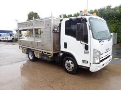 2015 ISUZU NPR 300 WHITE