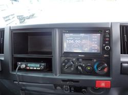 2015 ISUZU NPR 300 WHITE