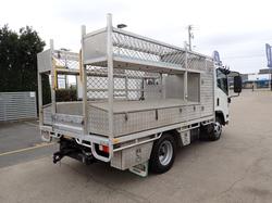 2015 ISUZU NPR 300 WHITE
