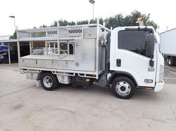 2015 ISUZU NPR 300 WHITE
