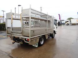 2015 ISUZU NPR 300 WHITE