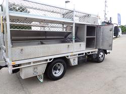 2015 ISUZU NPR 300 WHITE