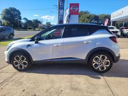 2022 Renault Captur Intens XJB MY22 Pearl White with Diamond Black Roof (M)