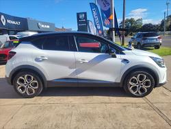 2022 Renault Captur Intens XJB MY22 Pearl White with Diamond Black Roof (M)