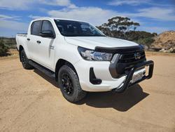 2022 Toyota
                Hilux SR Hi-Rider