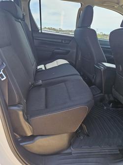 2022 Toyota
                Hilux SR Hi-Rider