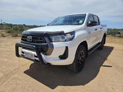 2022 Toyota
                Hilux SR Hi-Rider