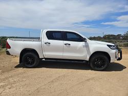 2022 Toyota
                Hilux SR Hi-Rider