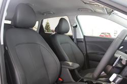 2025 Hyundai
                Kona Hybrid Premium