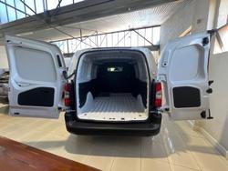 2024 Peugeot Partner Pro