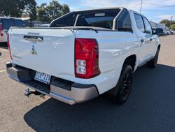 2024 Mitsubishi
Triton GLX-R