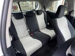 2012 Toyota
Yaris YR