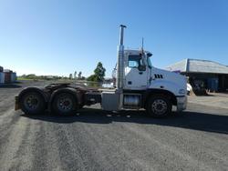 2015 Mack Granite WHITE