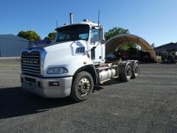 2015 Mack Granite WHITE