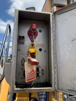 2012 Caterpillar
                16M 