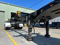 2014 Vawdrey
                40-48' Ultra Low, Push Bumper, 3 Way 