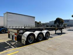 2014 Vawdrey
                40-48' Ultra Low, Push Bumper, 3 Way 