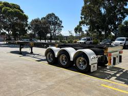 2014 Vawdrey
                40-48' Ultra Low, Push Bumper, 3 Way 