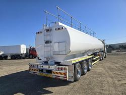 2009 Marshall Lethlean Tri Axle 6 Compartment Green