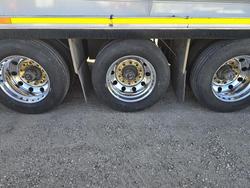2009 Marshall Lethlean Tri Axle 6 Compartment Green