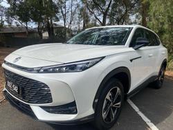 2024 MG
                HS Vibe