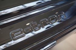 2024 Audi
Q8 e-tron 50