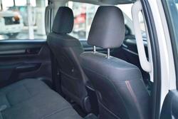 2022 Toyota
                Hilux 4x4 2.8L DSL D/C/C 6MT SR