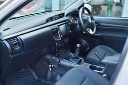 2022 Toyota
                Hilux 4x4 2.8L DSL D/C/C 6MT SR