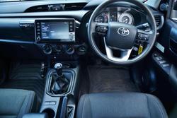 2022 Toyota
                Hilux 4x4 2.8L DSL D/C/C 6MT SR